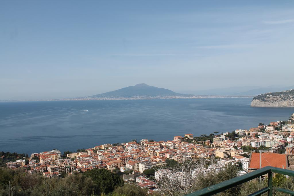 Casa Vacanze Chery Sorrento Luaran gambar